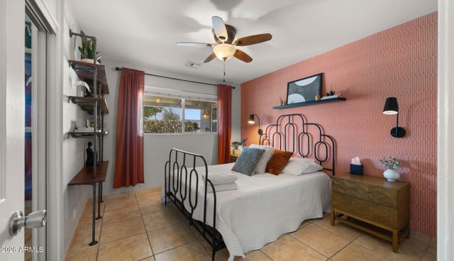 8213 E WHITTON Avenue, Scottsdale, AZ 85251