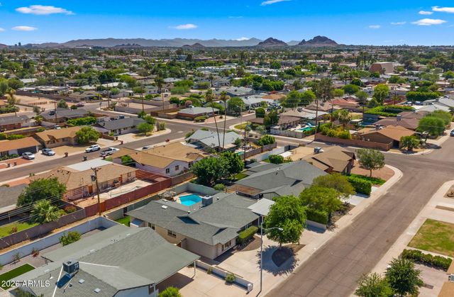 8213 E WHITTON Avenue, Scottsdale, AZ 85251