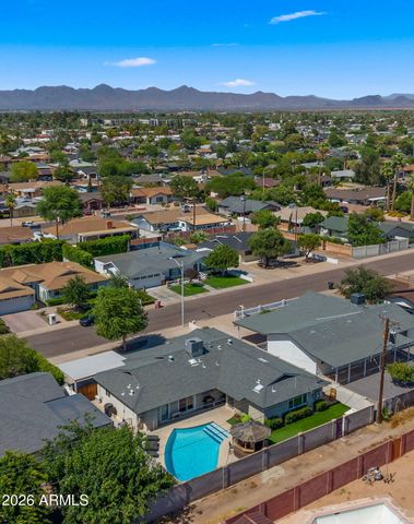 8213 E WHITTON Avenue, Scottsdale, AZ 85251