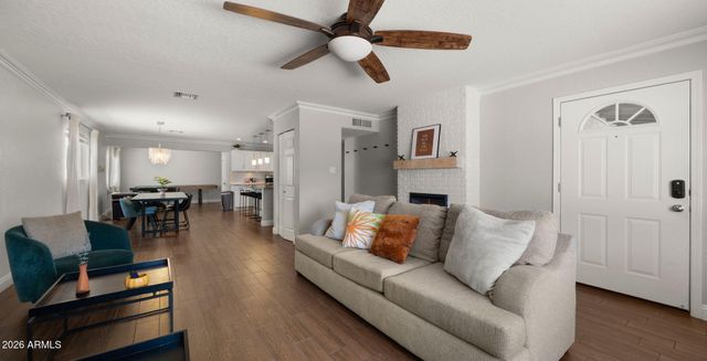 8213 E WHITTON Avenue, Scottsdale, AZ 85251