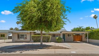 8213 E WHITTON Avenue, Scottsdale, AZ 85251