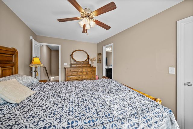 389 Sam Houston Cir, Clarksville, TN 37040