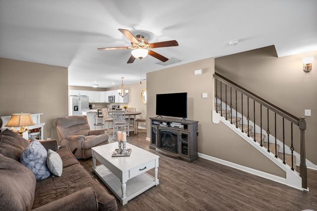 389 Sam Houston Cir, Clarksville, TN 37040