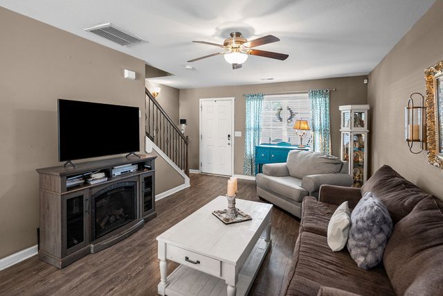 389 Sam Houston Cir, Clarksville, TN 37040