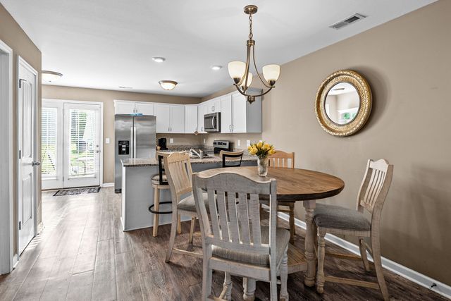 389 Sam Houston Cir, Clarksville, TN 37040