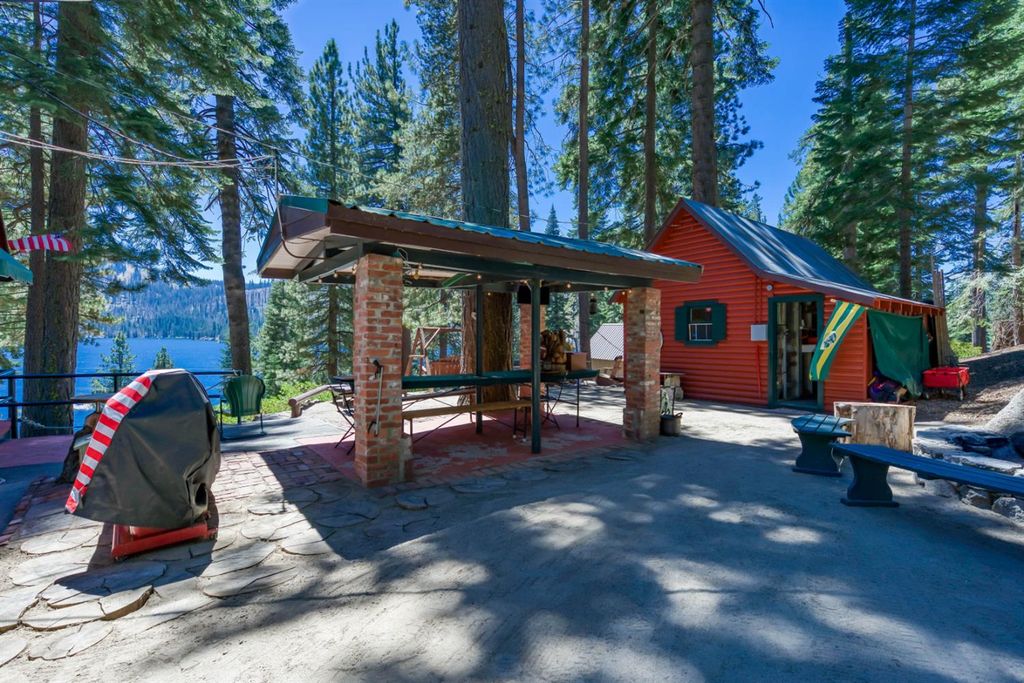 Image 10 of property listing at 24 Bear Creek Lane, Lakeshore, CA 93664