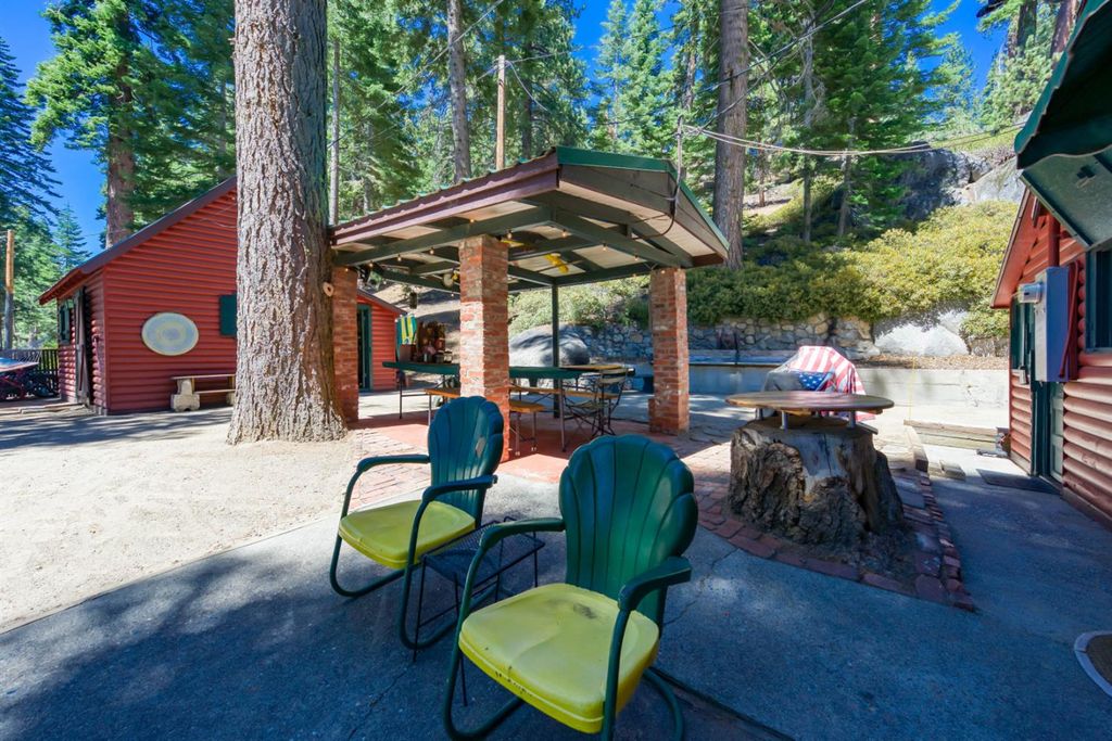 Image 14 of property listing at 24 Bear Creek Lane, Lakeshore, CA 93664