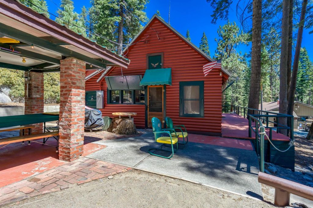Image 15 of property listing at 24 Bear Creek Lane, Lakeshore, CA 93664