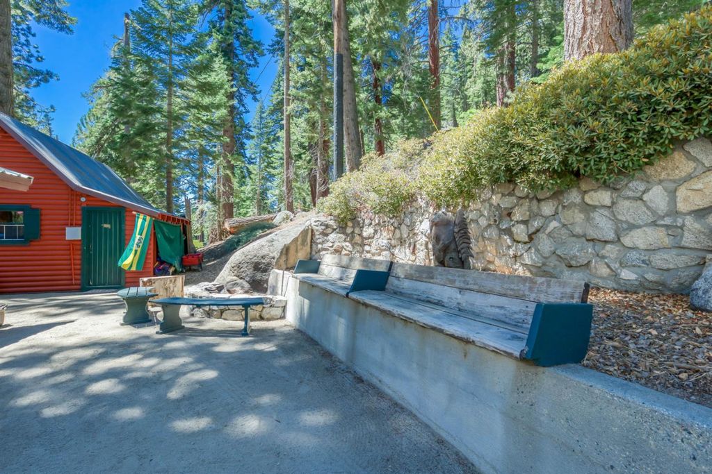 Image 20 of property listing at 24 Bear Creek Lane, Lakeshore, CA 93664