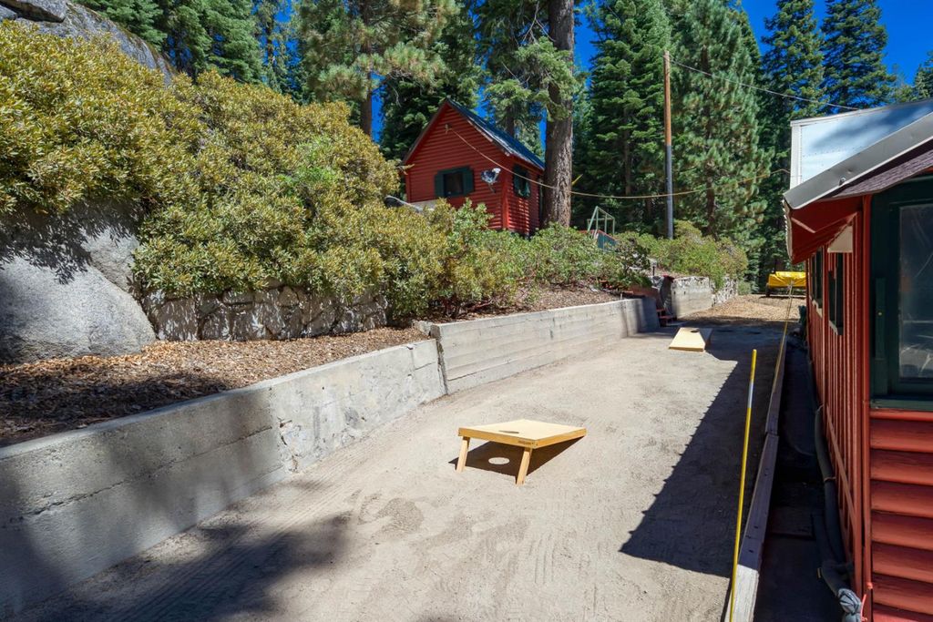 Image 22 of property listing at 24 Bear Creek Lane, Lakeshore, CA 93664