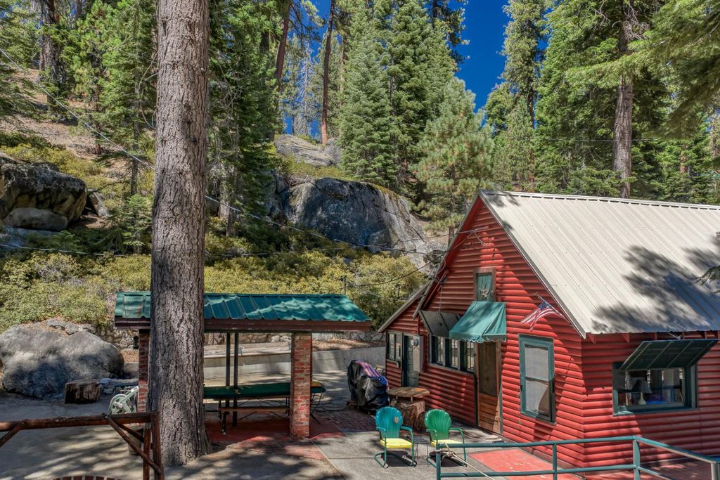 Image 23 of property listing at 24 Bear Creek Lane, Lakeshore, CA 93664