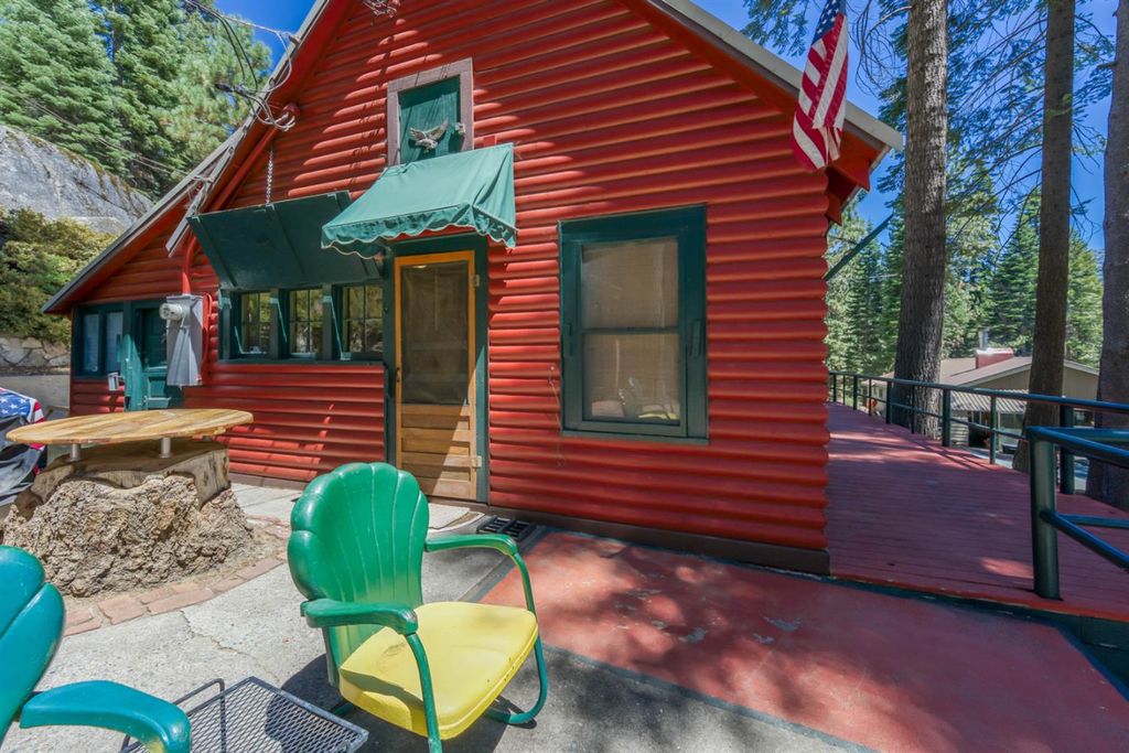 Image 25 of property listing at 24 Bear Creek Lane, Lakeshore, CA 93664