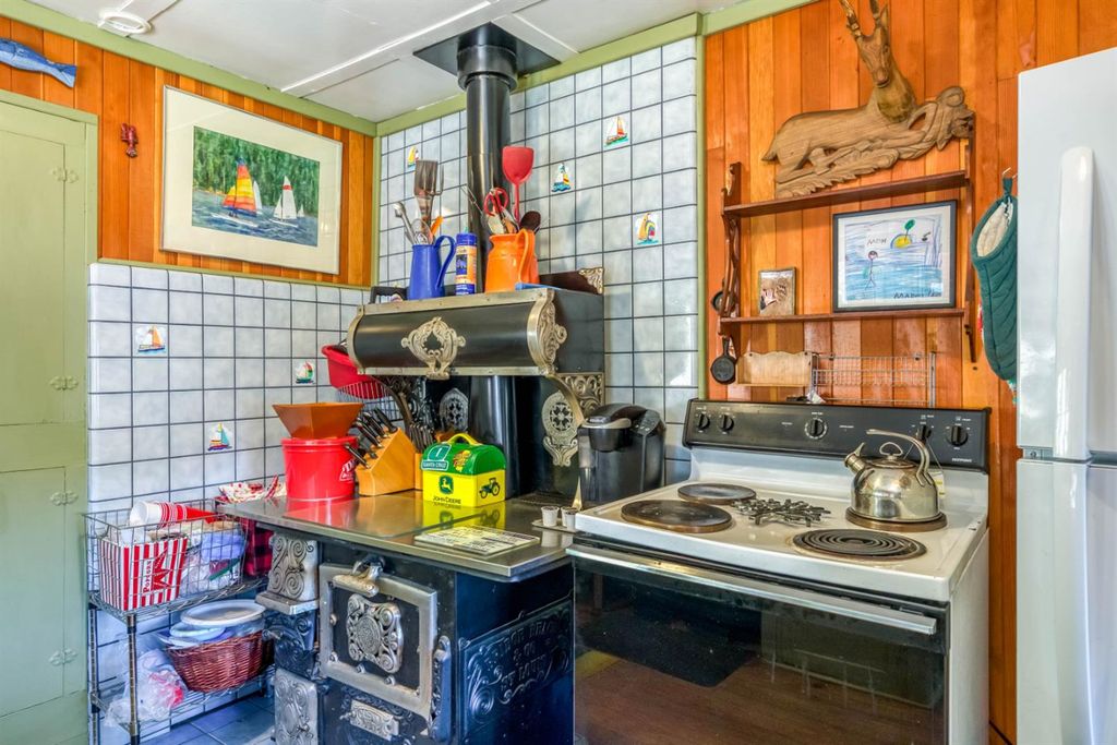 Image 48 of property listing at 24 Bear Creek Lane, Lakeshore, CA 93664