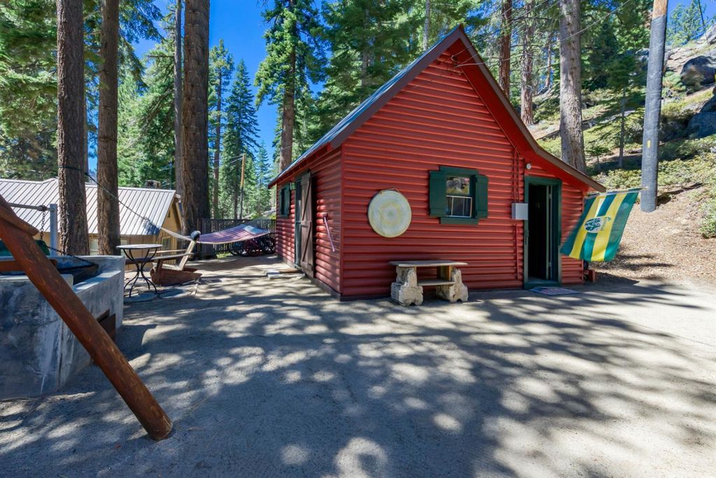 Image 7 of property listing at 24 Bear Creek Lane, Lakeshore, CA 93664