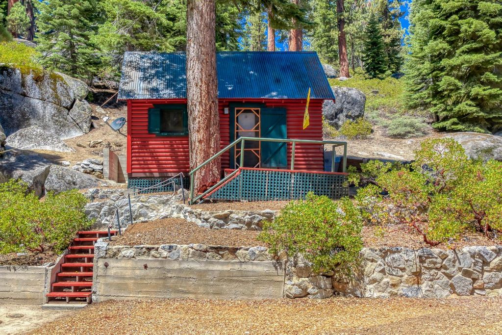 Image 8 of property listing at 24 Bear Creek Lane, Lakeshore, CA 93664