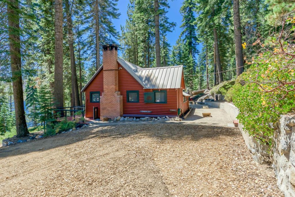 Image 9 of property listing at 24 Bear Creek Lane, Lakeshore, CA 93664
