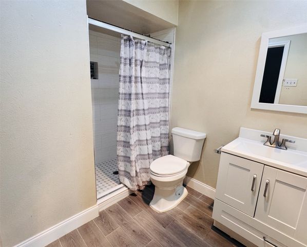 2929 Pinewood Drive, Garland, TX 75044