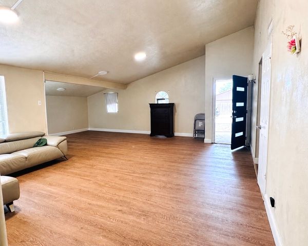 2929 Pinewood Drive, Garland, TX 75044
