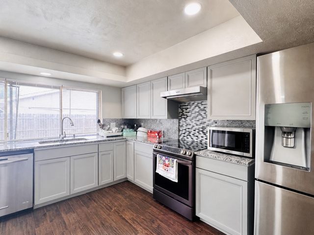 2929 Pinewood Drive, Garland, TX 75044