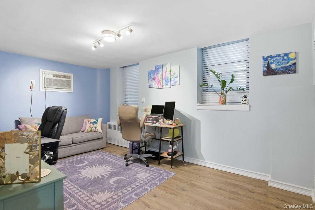52 Brompton Road 52, Great Neck, NY 11021 — photo 5