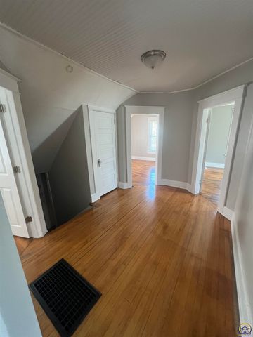 1273 SW Tyler ST, Topeka, KS 66612