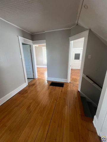 1273 SW Tyler ST, Topeka, KS 66612