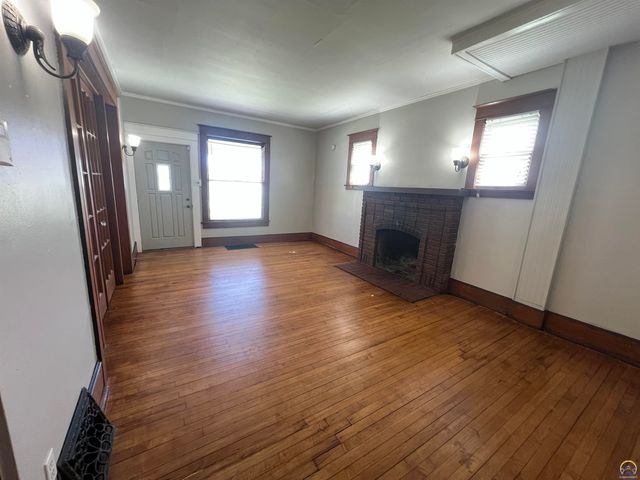 1273 SW Tyler ST, Topeka, KS 66612