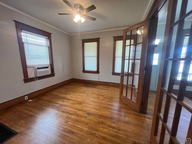 1273 SW Tyler ST, Topeka, KS 66612