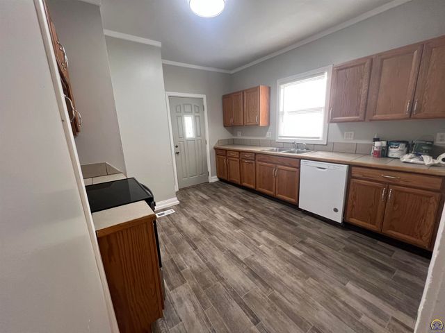 1273 SW Tyler ST, Topeka, KS 66612