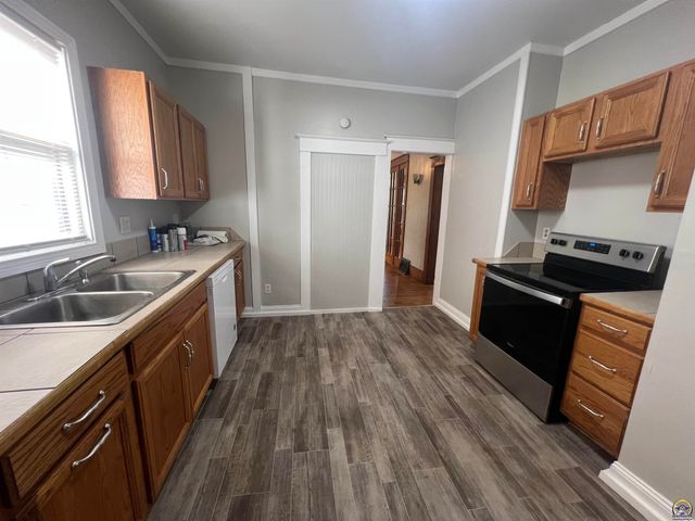 1273 SW Tyler ST, Topeka, KS 66612