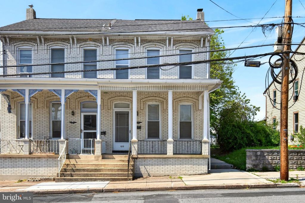 123 E WATER ST, Middletown, PA 17057