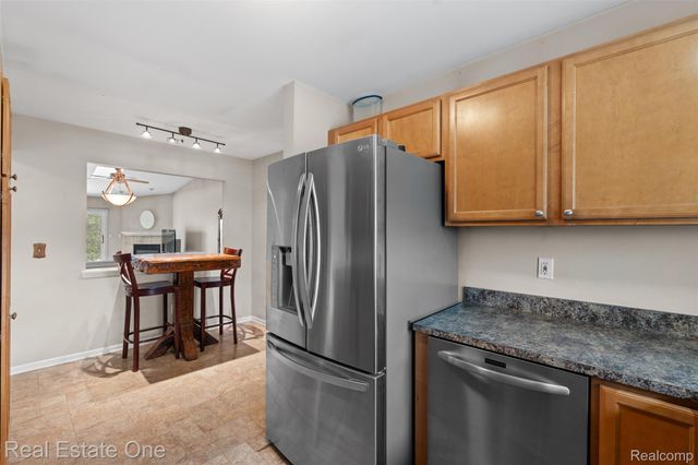 53244 Glen Oak Drive, New Baltimore, MI 48051