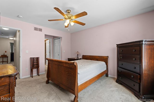 53244 Glen Oak Drive, New Baltimore, MI 48051