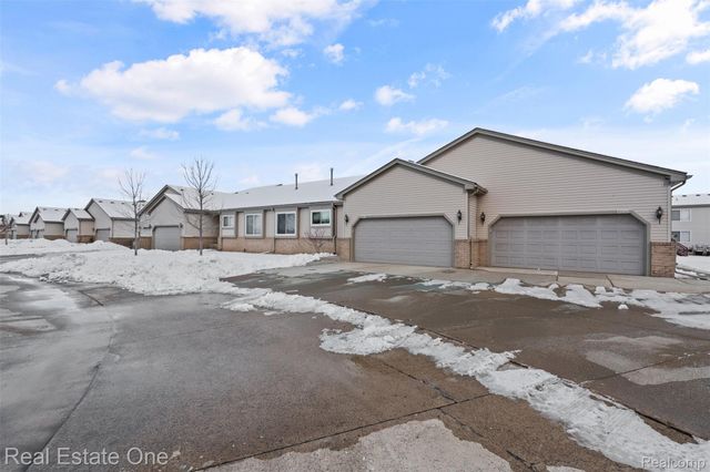 53244 Glen Oak Drive, New Baltimore, MI 48051