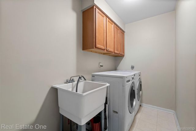 53244 Glen Oak Drive, New Baltimore, MI 48051