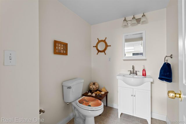 53244 Glen Oak Drive, New Baltimore, MI 48051