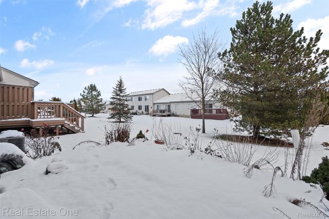 53244 Glen Oak Drive, New Baltimore, MI 48051