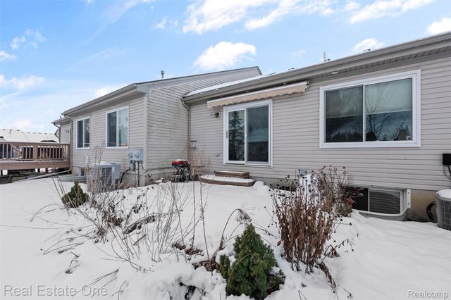 53244 Glen Oak Drive, New Baltimore, MI 48051