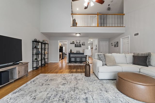 150 Ariel Cir 150, Sutton, MA 01590