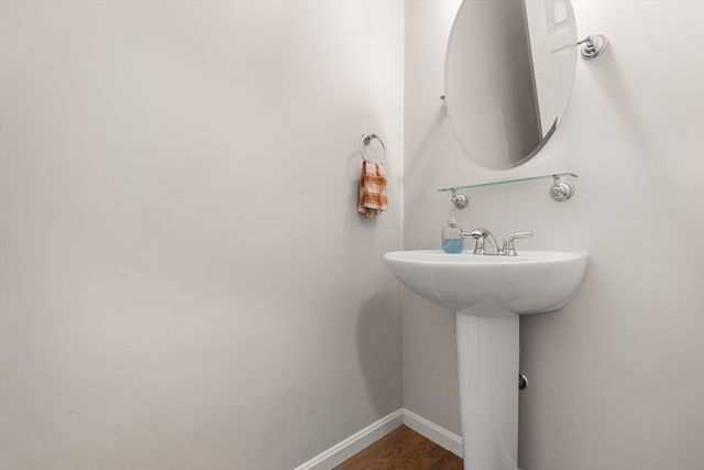 150 Ariel Cir 150, Sutton, MA 01590