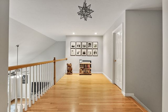 150 Ariel Cir 150, Sutton, MA 01590