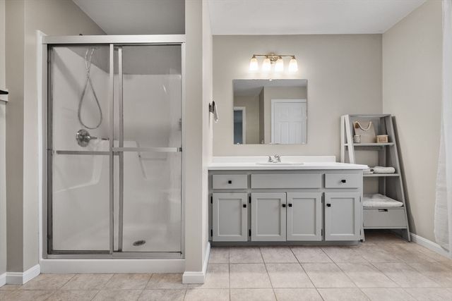 150 Ariel Cir 150, Sutton, MA 01590