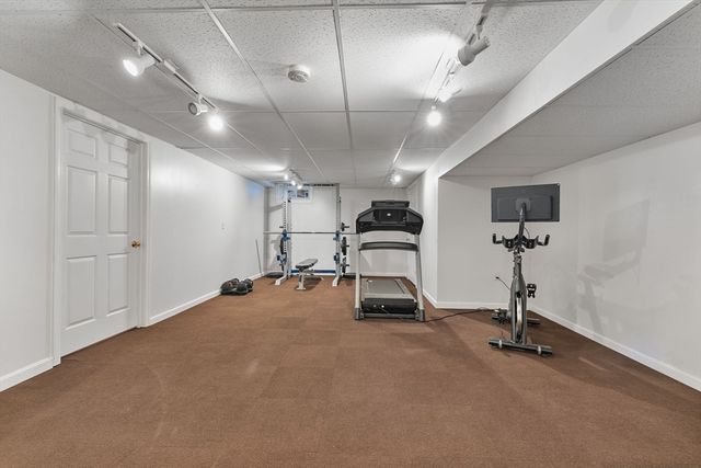 150 Ariel Cir 150, Sutton, MA 01590