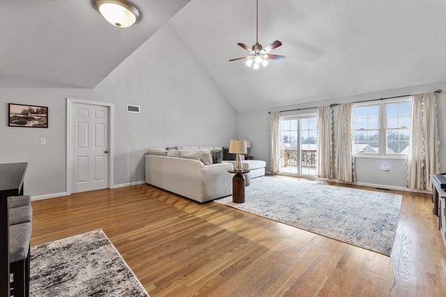 150 Ariel Cir 150, Sutton, MA 01590