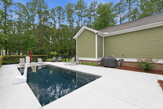 207 Summer Breeze Way, Moncks Corner, SC 29461
