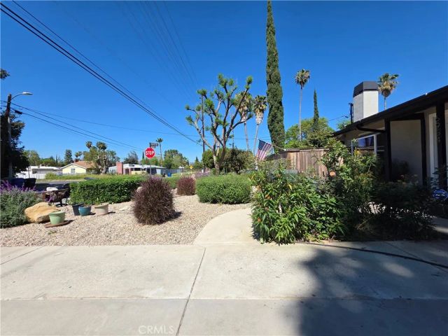 6954 Glade, Canoga Park, CA 91303