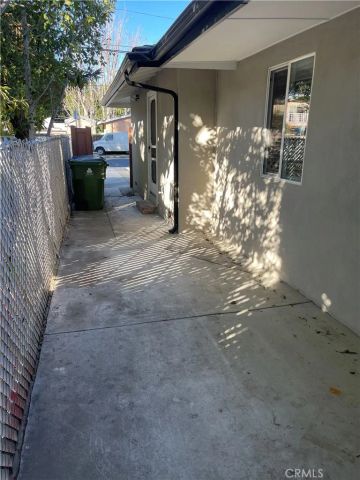 6954 Glade, Canoga Park, CA 91303