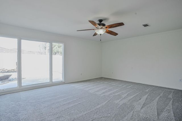 9208 Lynnhaven Avenue, Lubbock, TX 79423