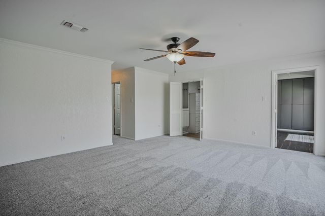 9208 Lynnhaven Avenue, Lubbock, TX 79423