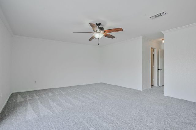 9208 Lynnhaven Avenue, Lubbock, TX 79423